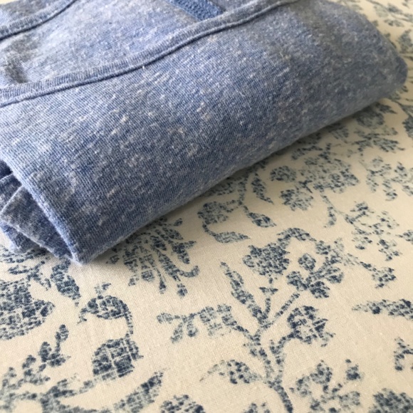 Old Navy long sleeve blue flecked relaxed Tee in Girls Size 8 (Big Kids) - Picture 14 of 14